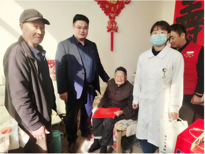 愛在重陽(yáng)節(jié)，慰問(wèn)暖人心